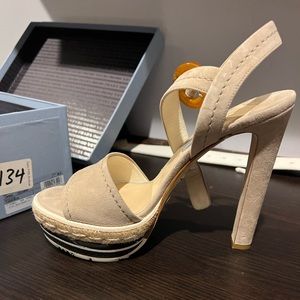 Prada . Size 8.5. Brand new in a original box.